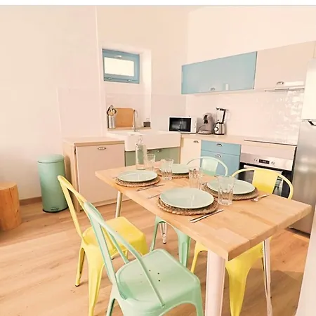 La Maison Carree Apartment